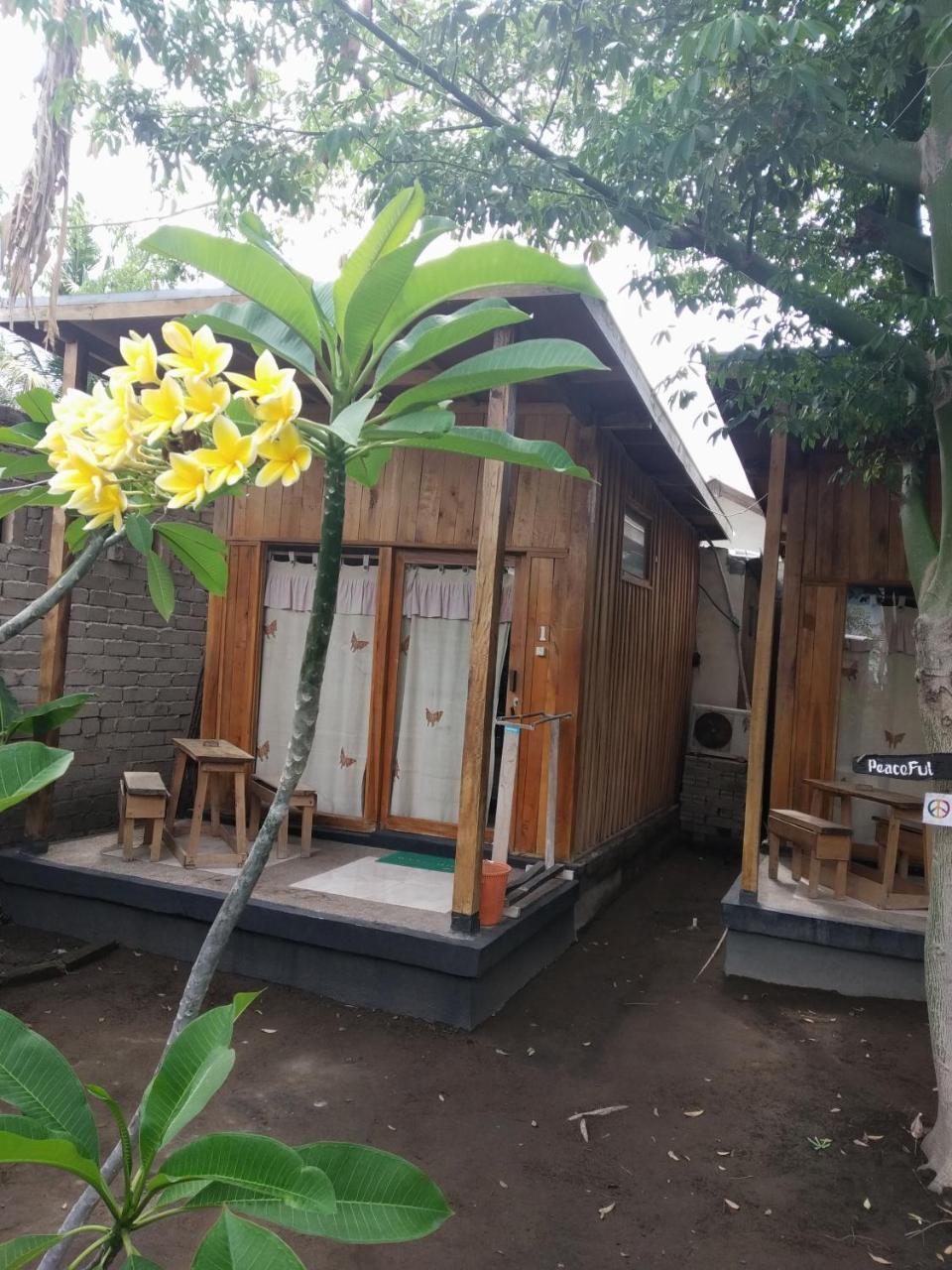 Beach Box Bungalow Gili Trawangan Luaran gambar