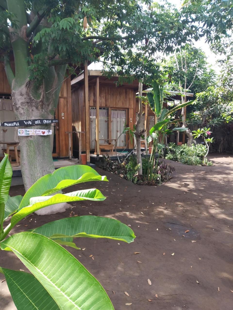 Beach Box Bungalow Gili Trawangan Luaran gambar